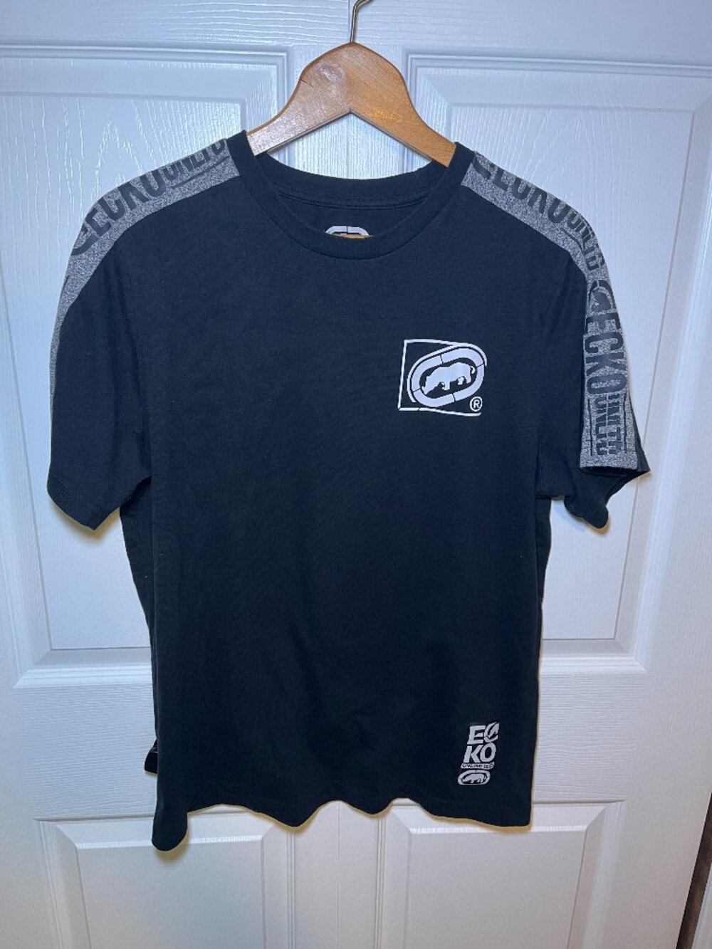 Ecko Unltd Black Graphic Tee Medium